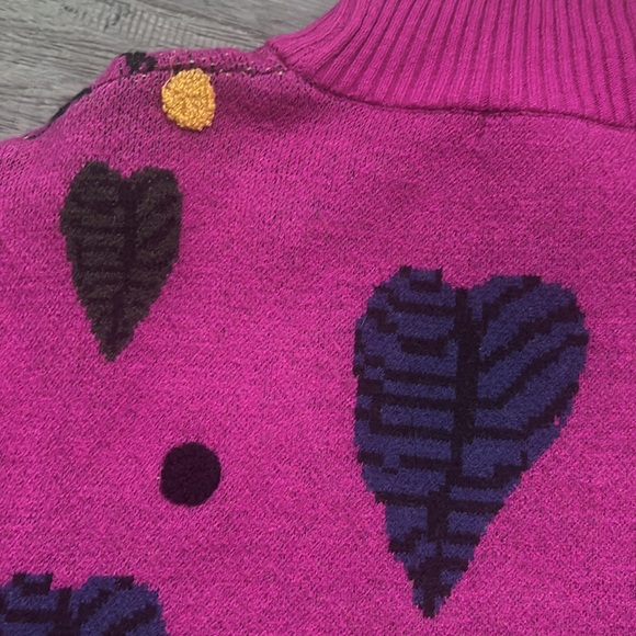 Gabby Isabella | pink knit sweater with balloon sleeves and hearts - Picture 9 of 10